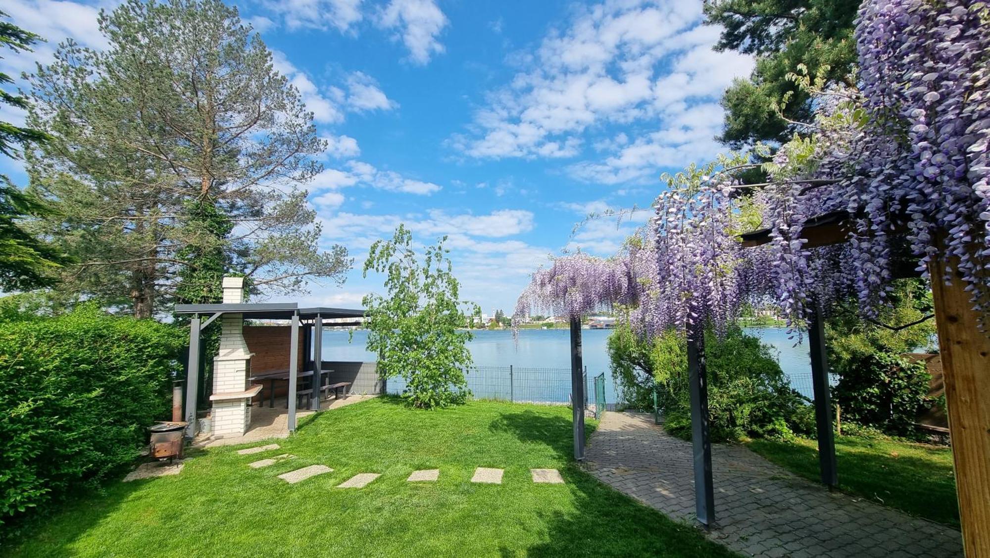 Topsenec-Lakeside Home Exterior foto