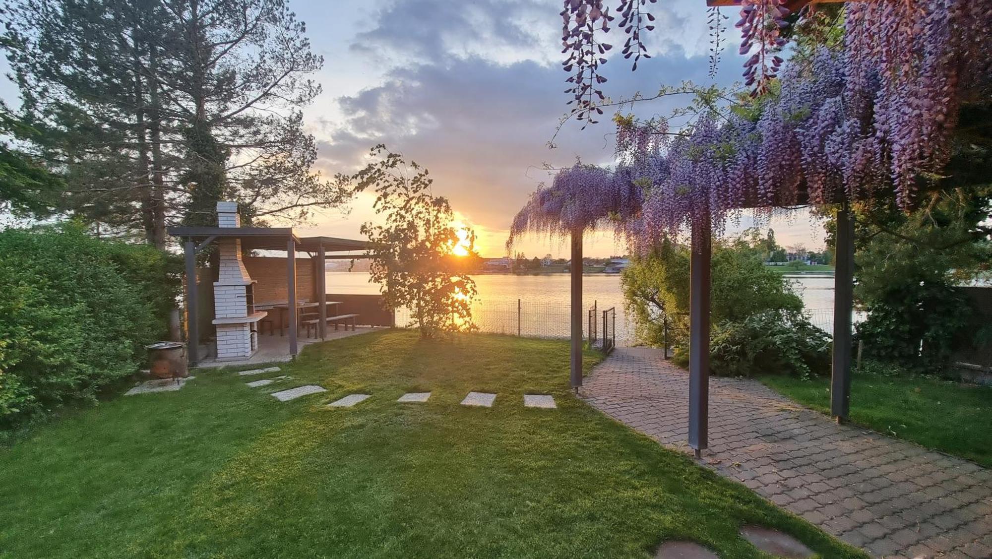 Topsenec-Lakeside Home Exterior foto